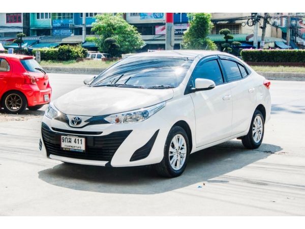 Toyota yaris ative 1.2e ปี2018จด2019 สภาพใหม่เอี่ยม